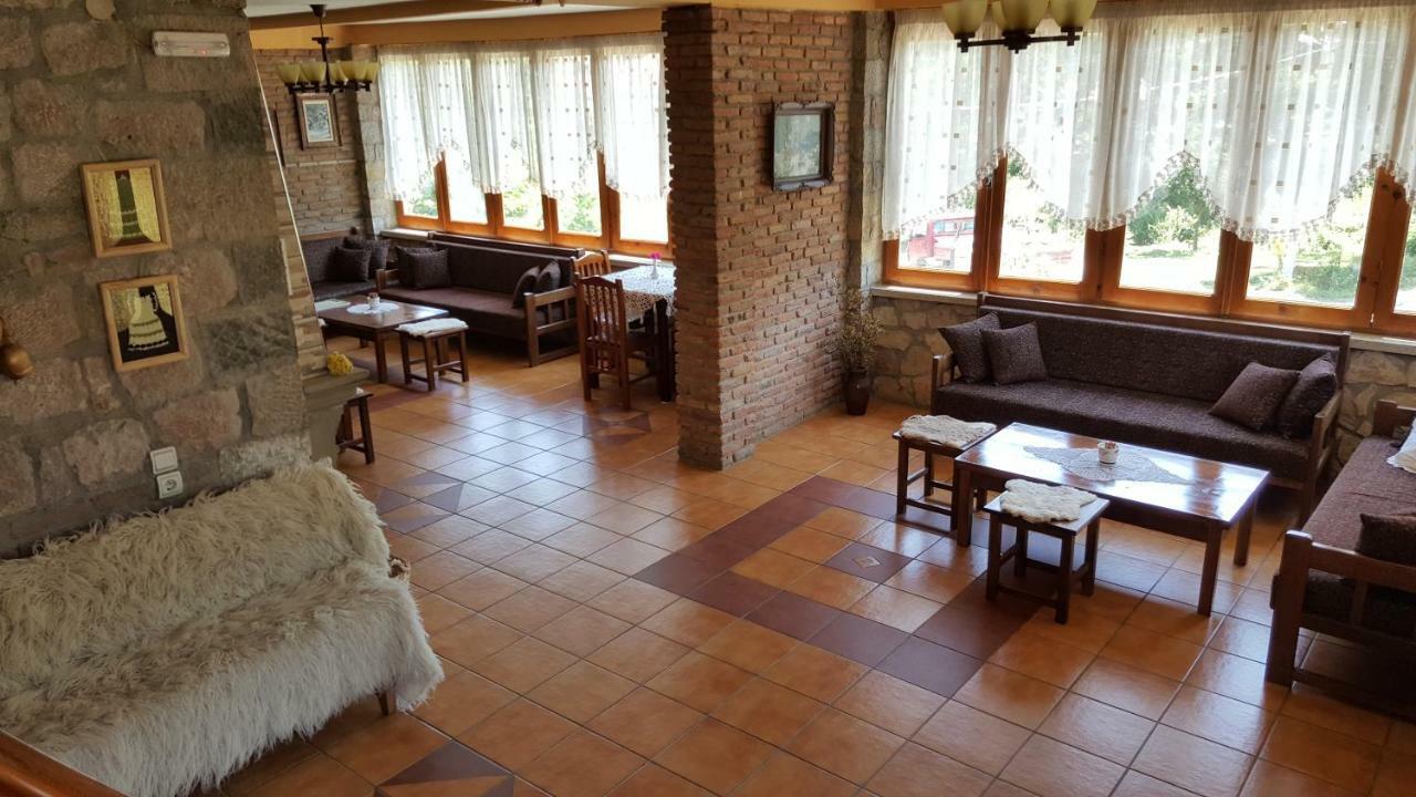 Pashuta Hotel Voskopoja Kültér fotó
